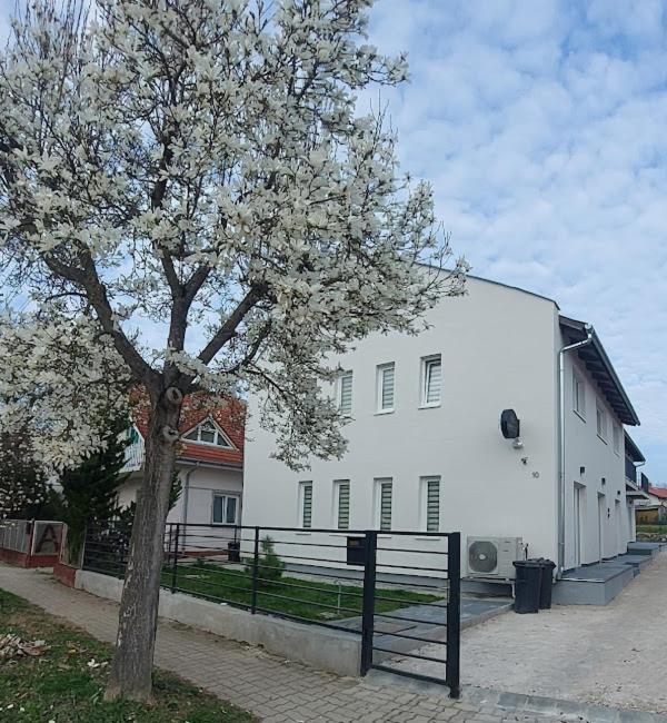 Haban Lux Apartmanhaz *